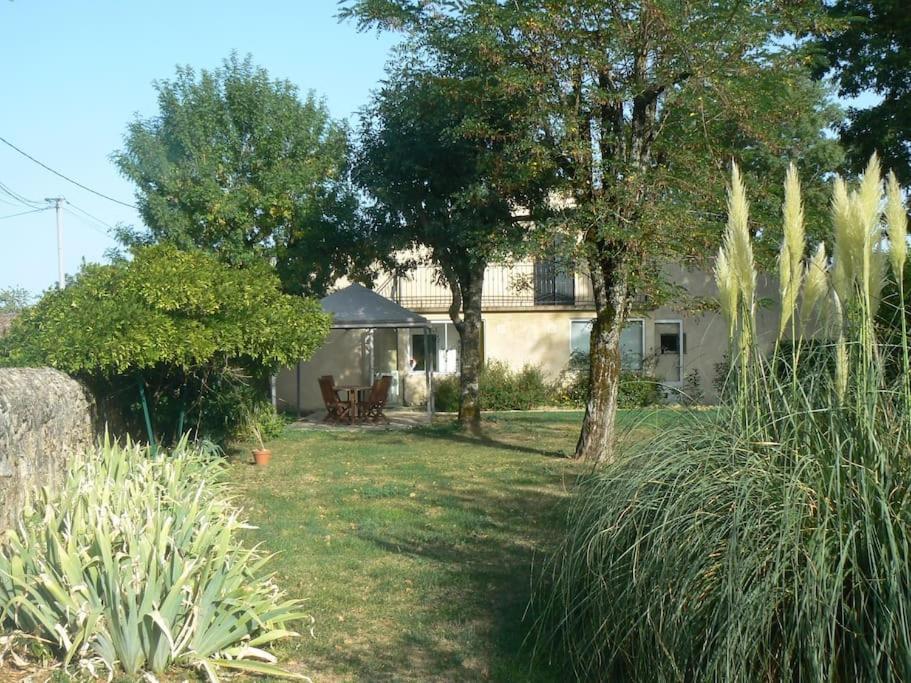 Maison Calme Au Coeur Des Vignes Sainte-Colombe  Exteriér fotografie